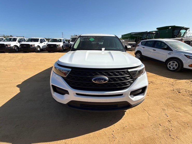 2020-ford-explorer-image-17