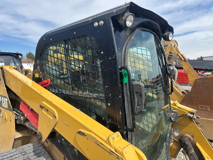 2017-caterpillar-239d-image-12