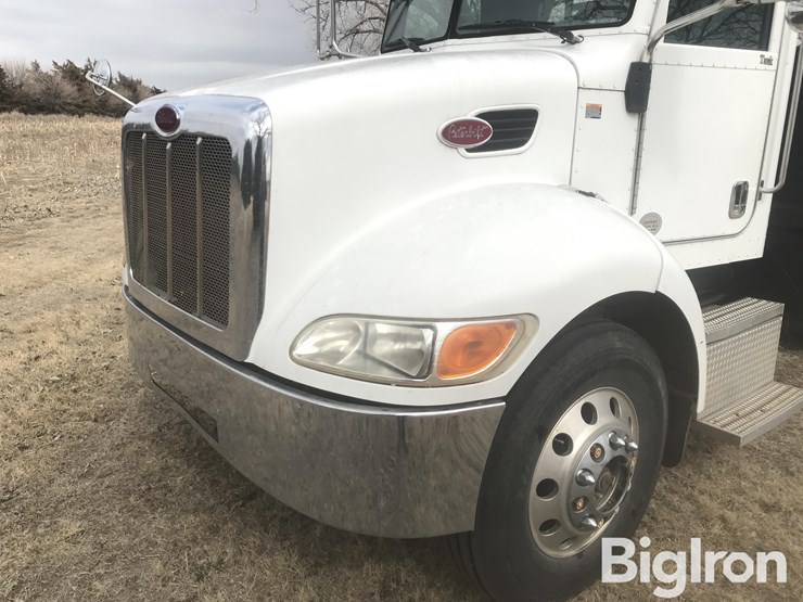 2010-peterbilt-337-image-9