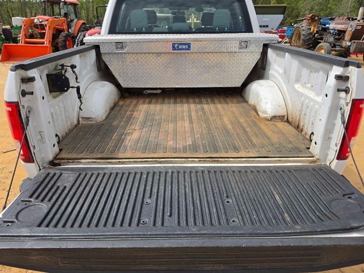 2017-ford-f150-xl-image-7