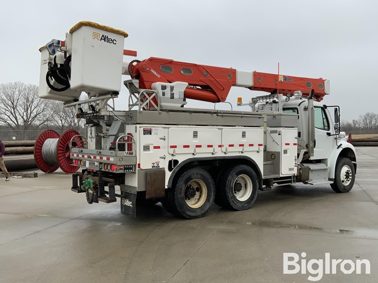 2014-freightliner-m2-106-image-13