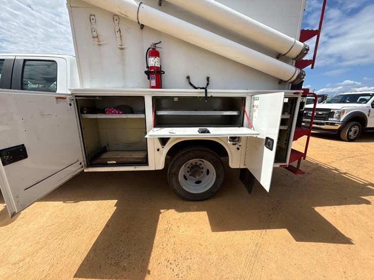 2017-ford-f550-xl-image-12