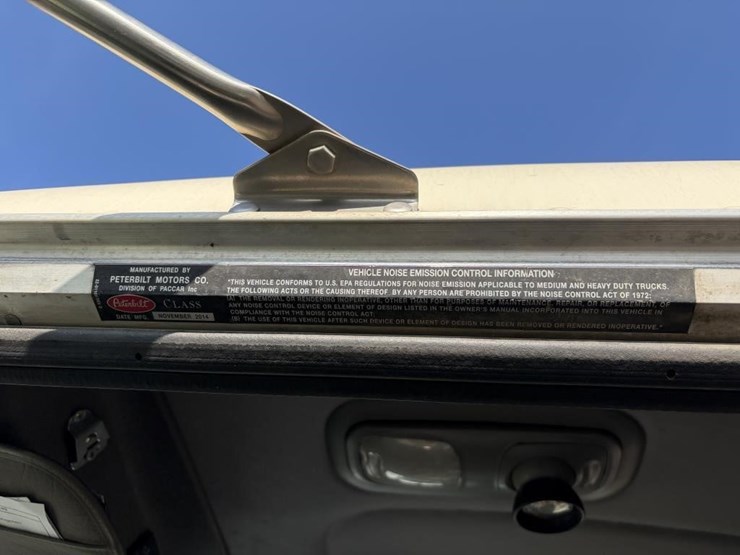2015-peterbilt-365-image-24