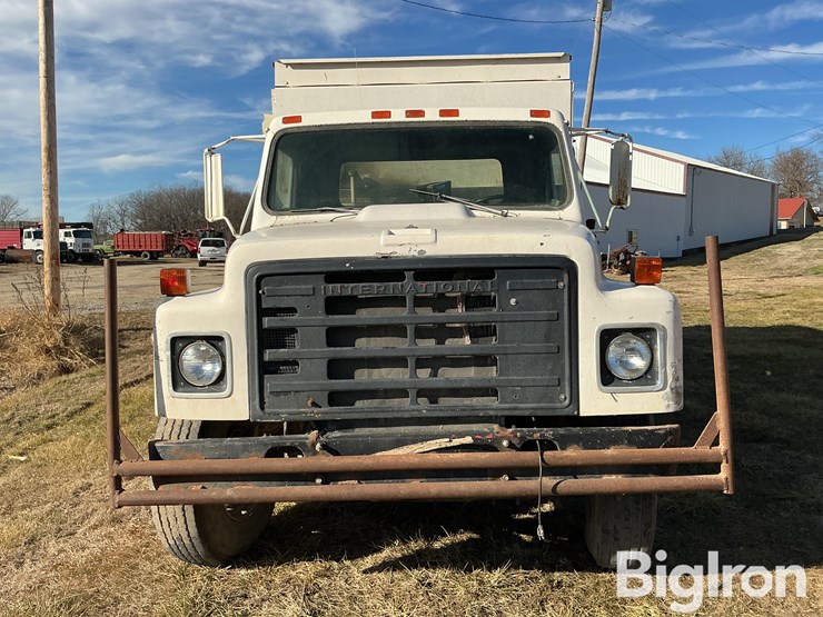 1981-international-1854s-image-2