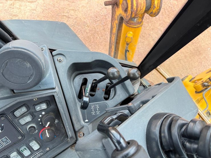 john-deere-410-image-46