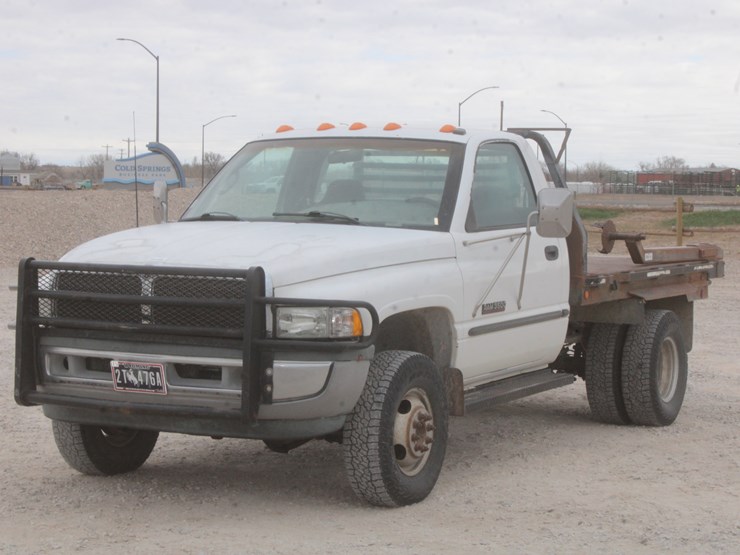 1999-dodge-3500-image-2