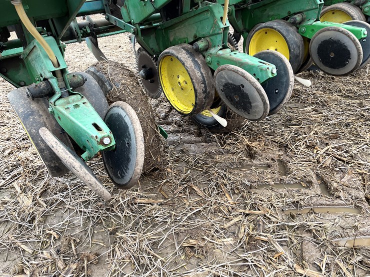 john-deere-7000-image-16