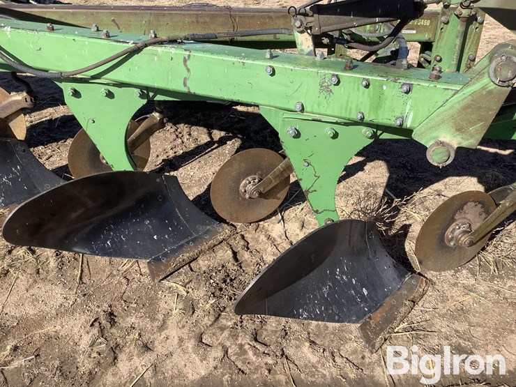 john-deere-8-image-15