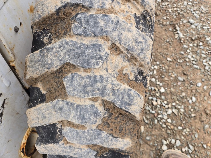 2017-bobcat-s570-image-59