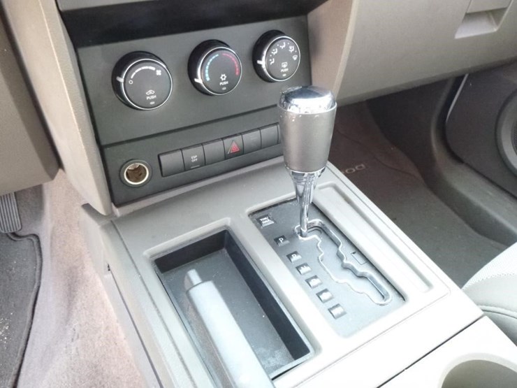 2008-dodge-nitro-image-16