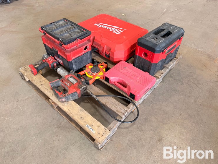milwaukee-tools-&-batteries-image-1