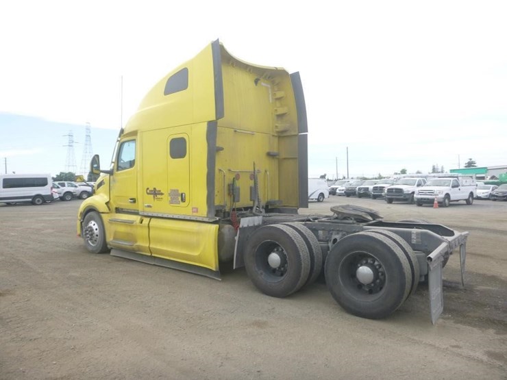 2024-peterbilt-579-image-4