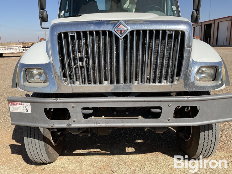 2003-international-7400-image-17