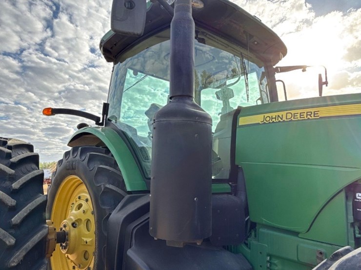 2012-john-deere-8260r-image-21