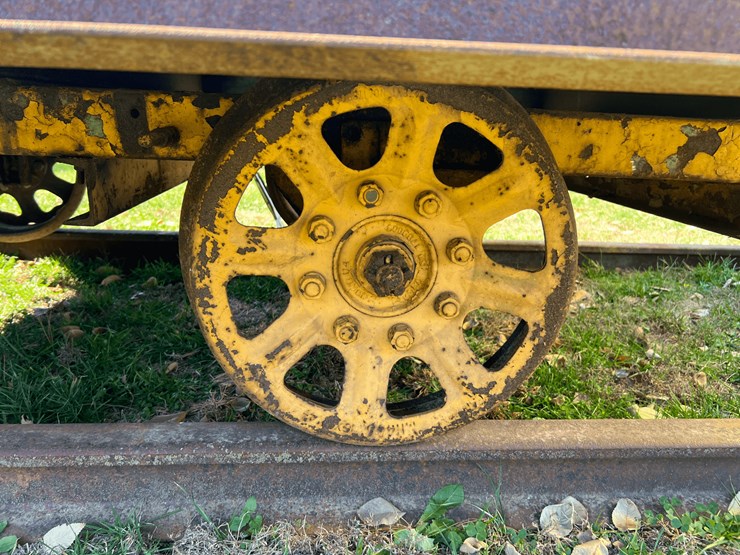 set-of-3-flat-cars-image-23