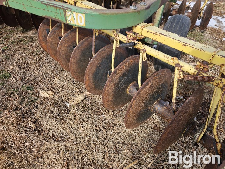 john-deere-210-image-17