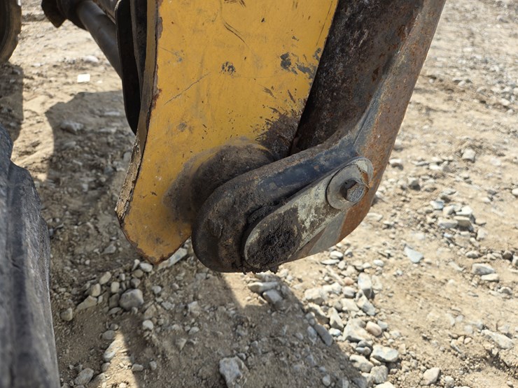 2019-caterpillar-259d3-image-12