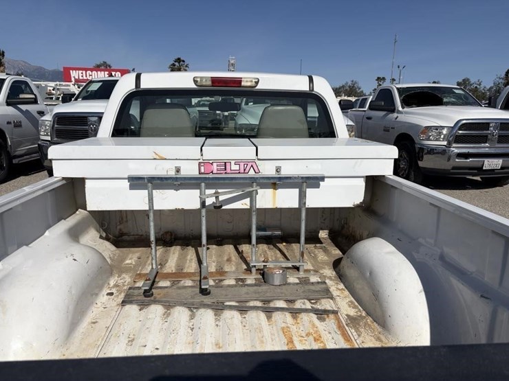 2011-chevrolet-colorado-image-25