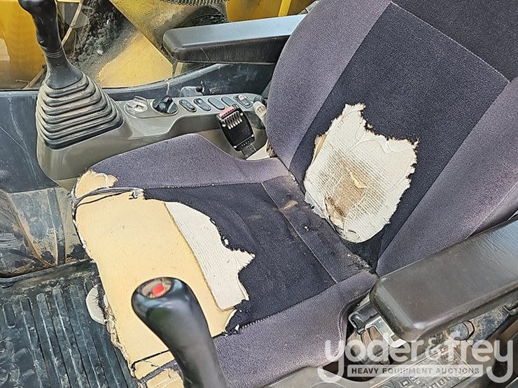 2016-komatsu-pc210-lc-11-image-27