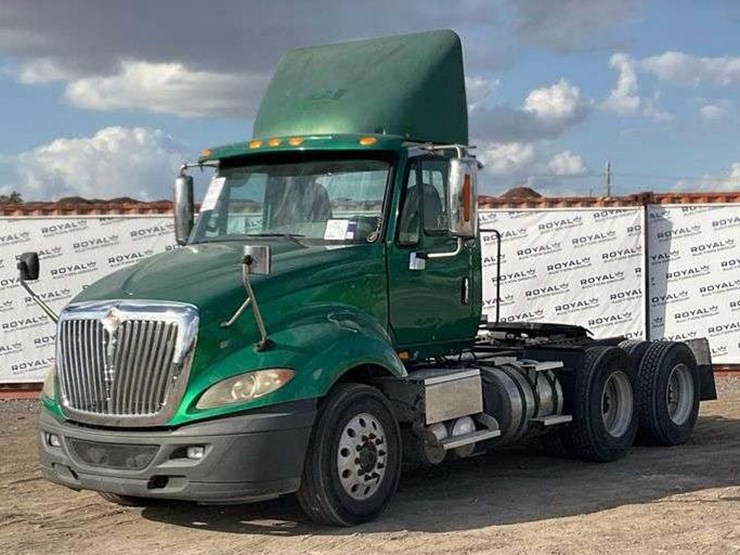 2015-international-prostar-image-1