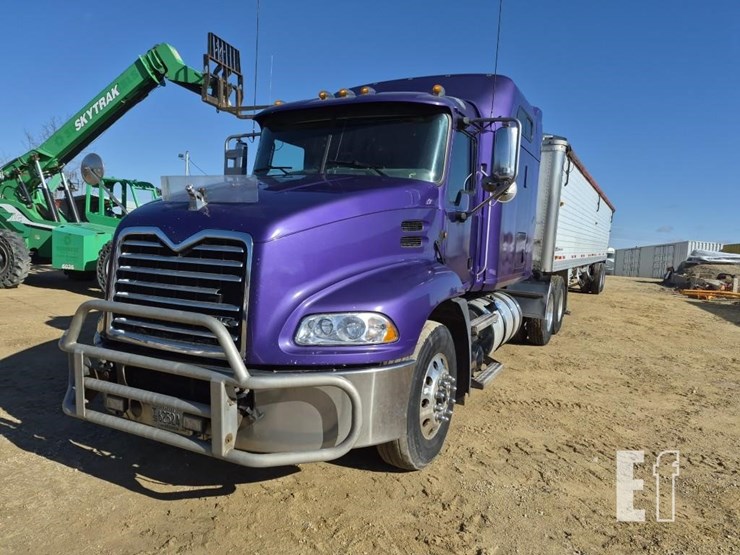 2012-mack-pinnacle-cxu613-image-2