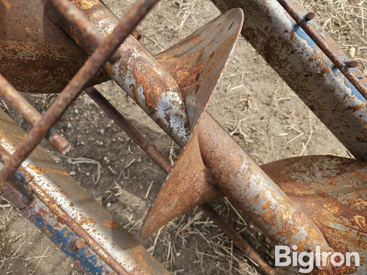 2014-harvest-international-t1042-image-10