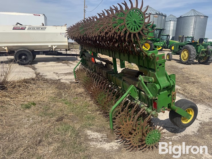 john-deere-400-image-5