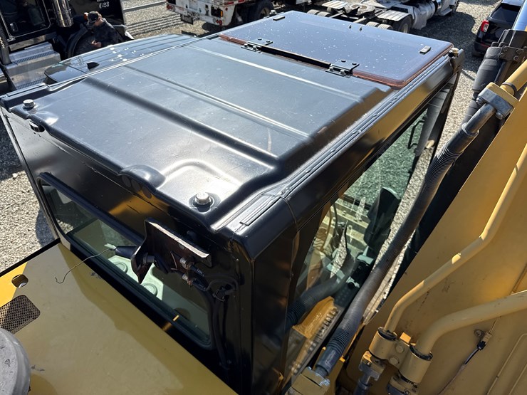 2011-caterpillar-336e-image-40