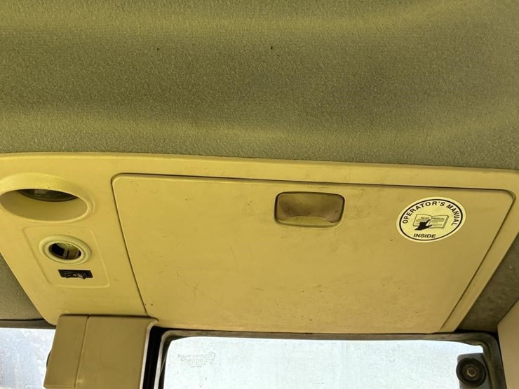 2004-john-deere-6420-image-30