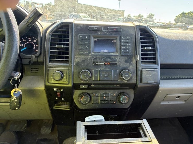 2015-ford-f150-image-11