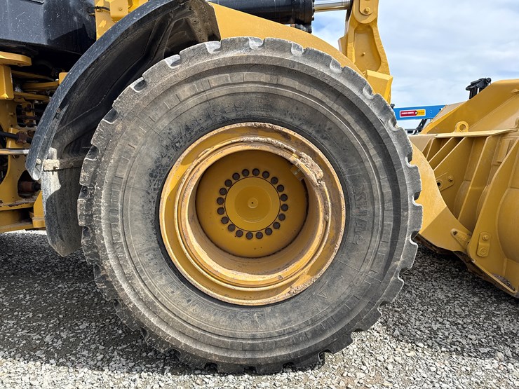 caterpillar-972-image-61