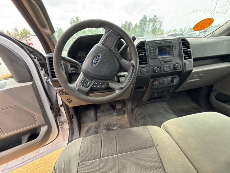 2015-ford-f150-xl-image-12