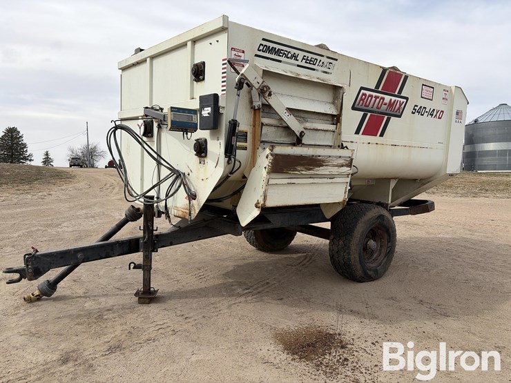 roto-mix-540-14xd-feed-wagon-image-1