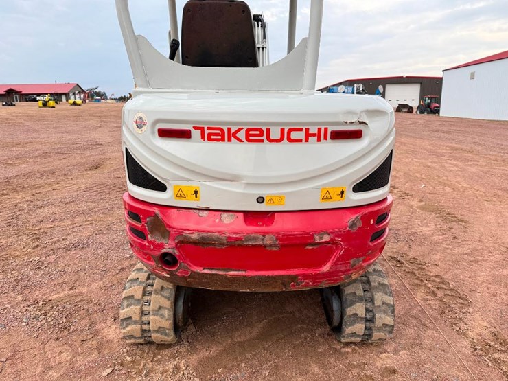 takeuchi-tb235-2-image-20