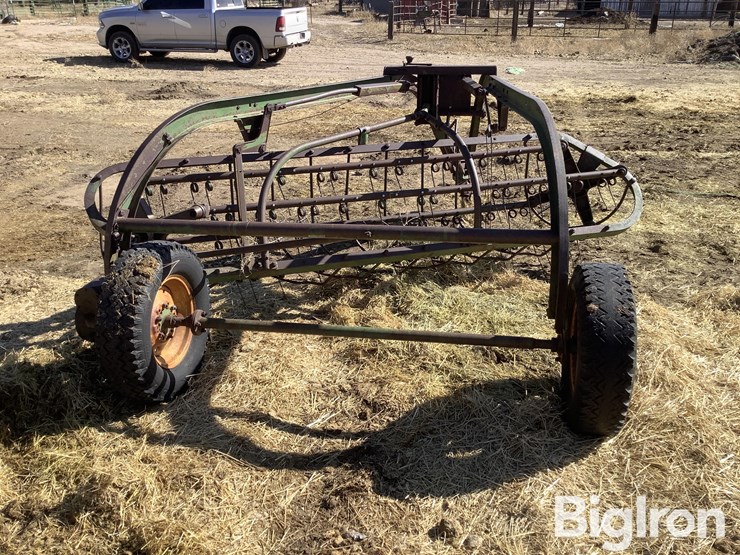 john-deere-lr2-pull-type-side-delivery-rake-image-6