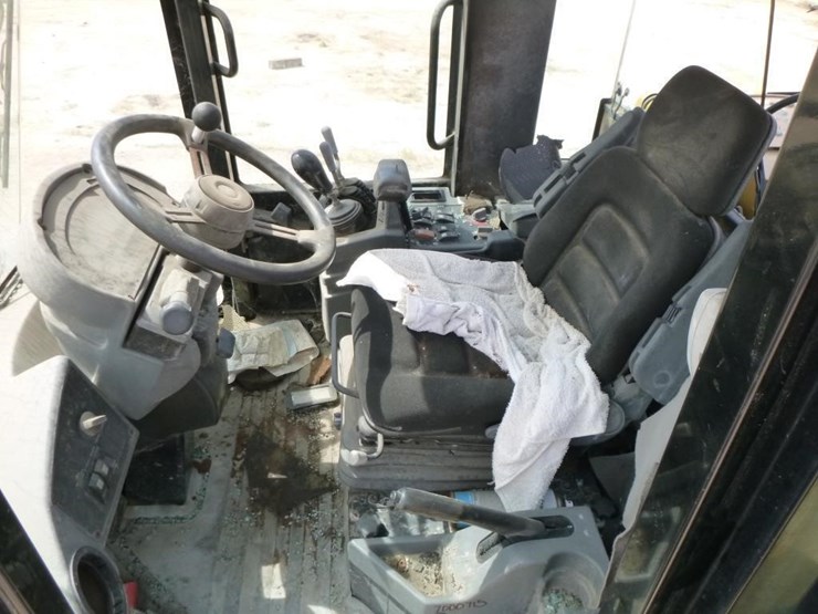 2004-caterpillar-924gz-image-8