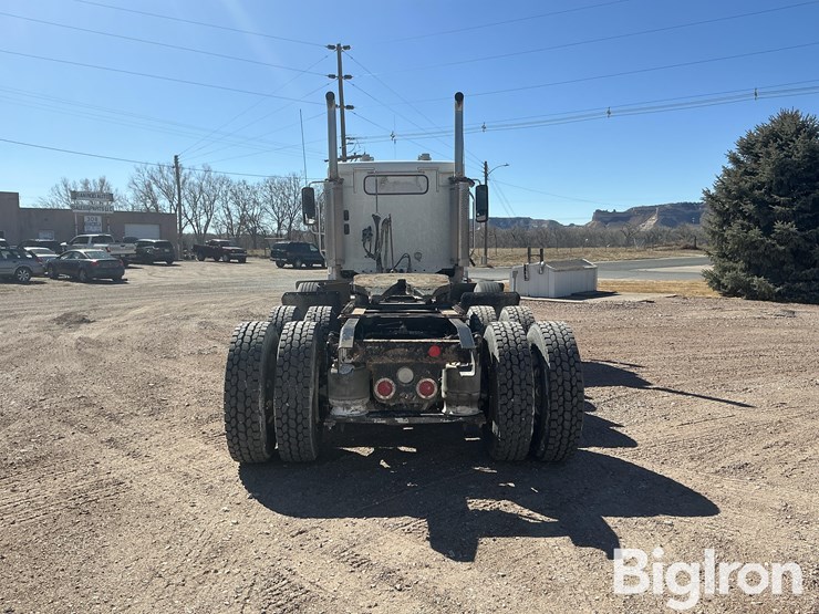 2017-freightliner-coronado-132-image-6