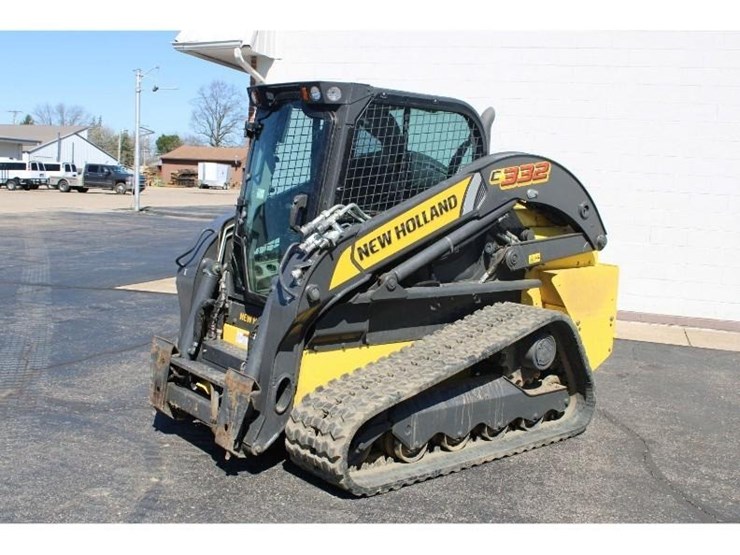 2021-new-holland-c332-image-1