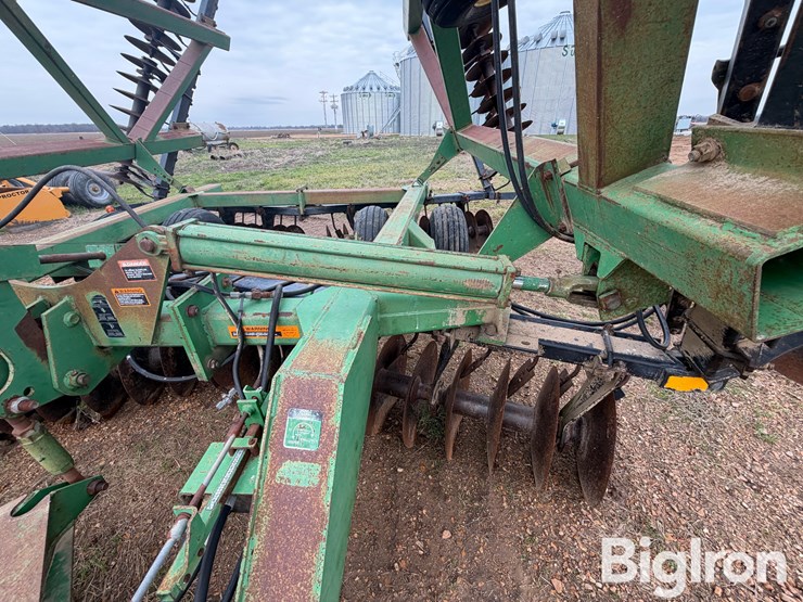 john-deere-630-image-14