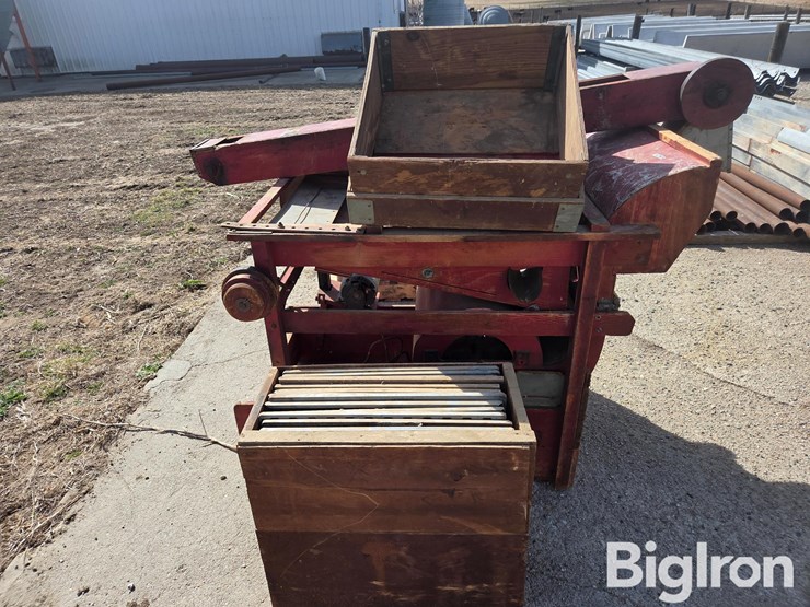 a-t-ferrell-clipper-fanning-mill-image-4