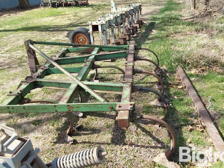 john-deere-100-image-8