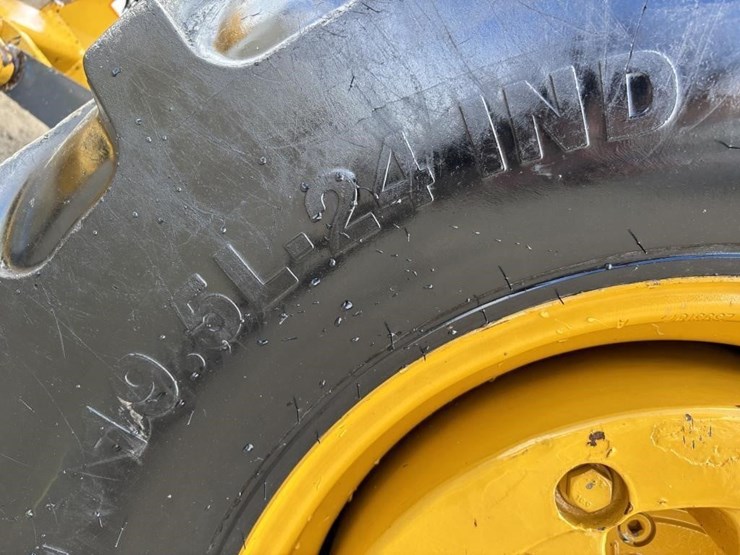 2018-deere-210lep-image-26