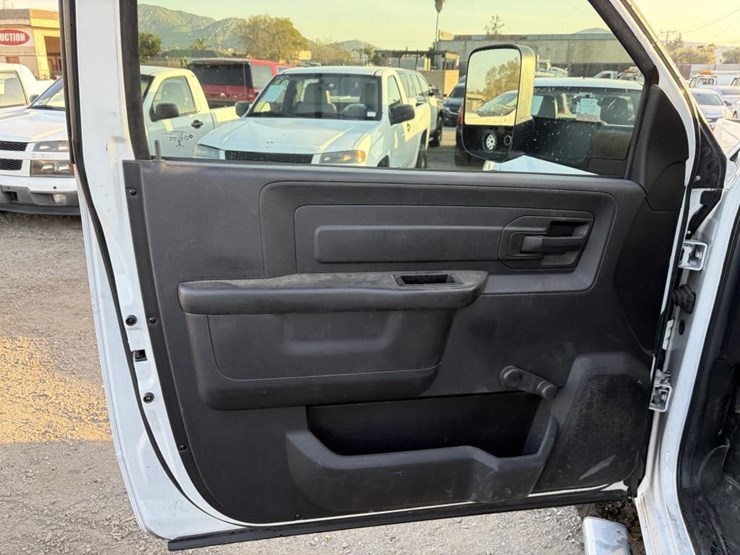 2016-dodge-2500-image-10