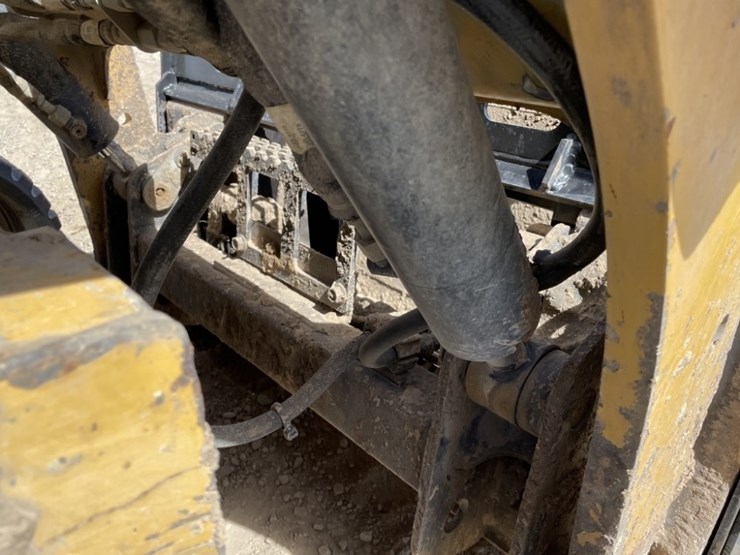 2013-caterpillar-279d-image-18