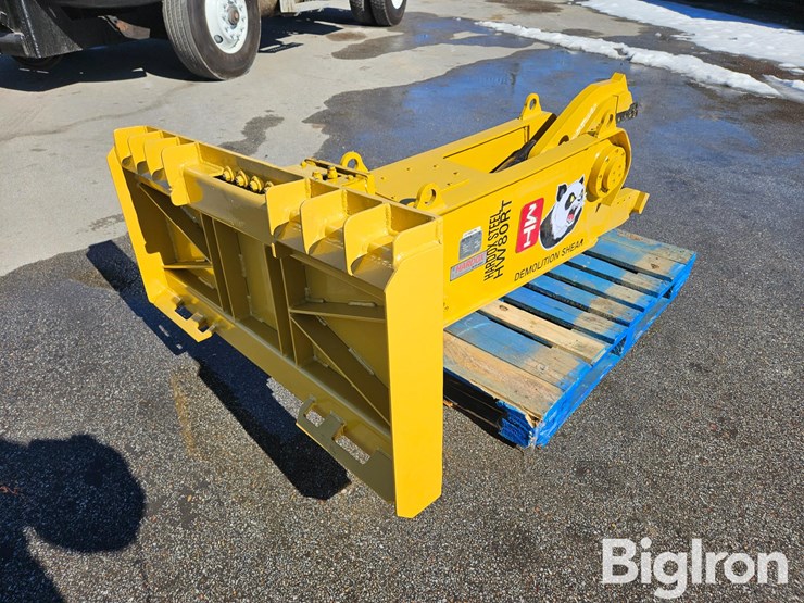 2025-massey-ferguson-730-image-5