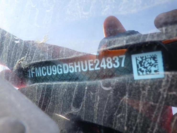 2017-ford-escape-image-15