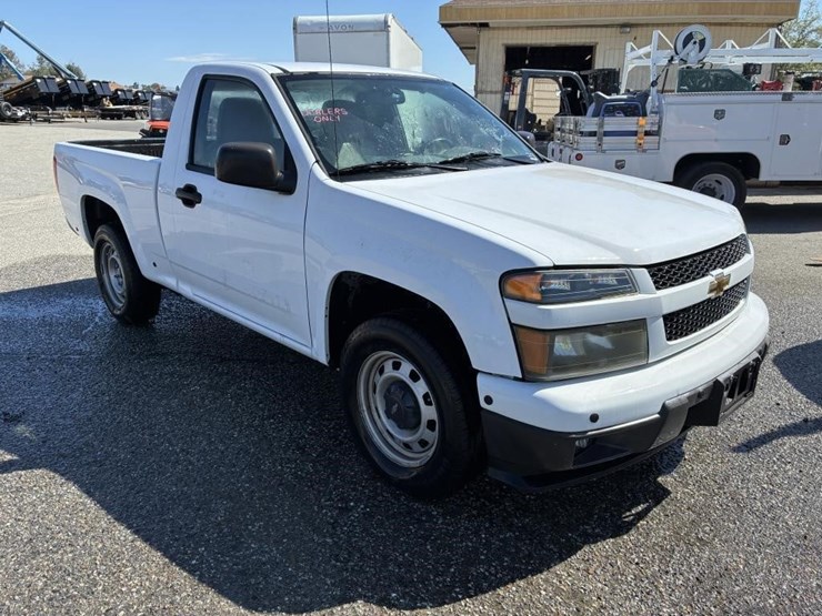 2011-chevrolet-colorado-image-2