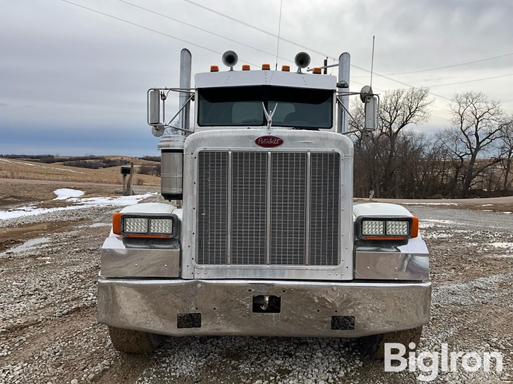 1995-peterbilt-379-image-2