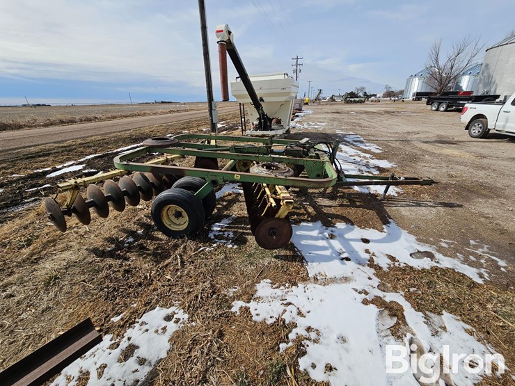 john-deere-210-image-4