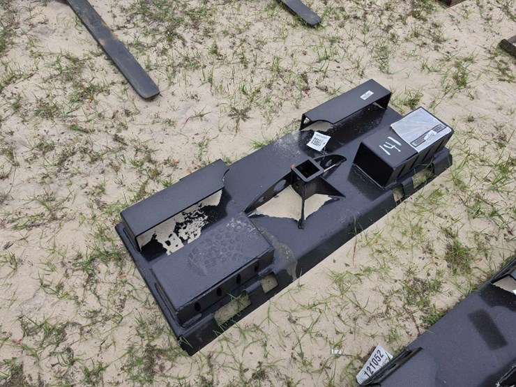 --skid-steer-receiver-hitch-image-4